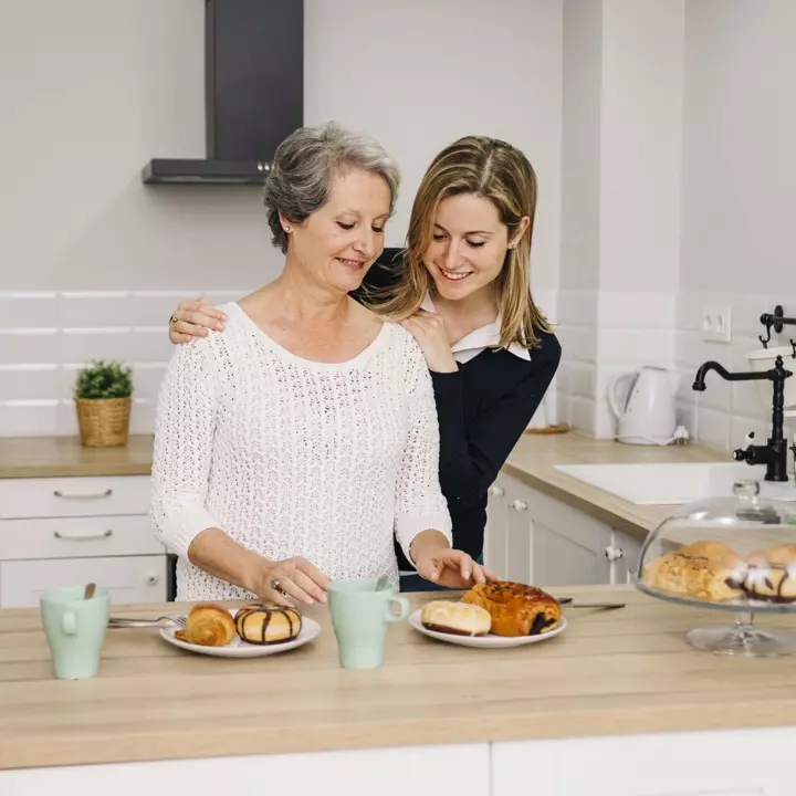 Jak wprowadzić polskie tradycje w domu niemieckiego seniora? – pomysły na budowanie relacji międzykulturowych